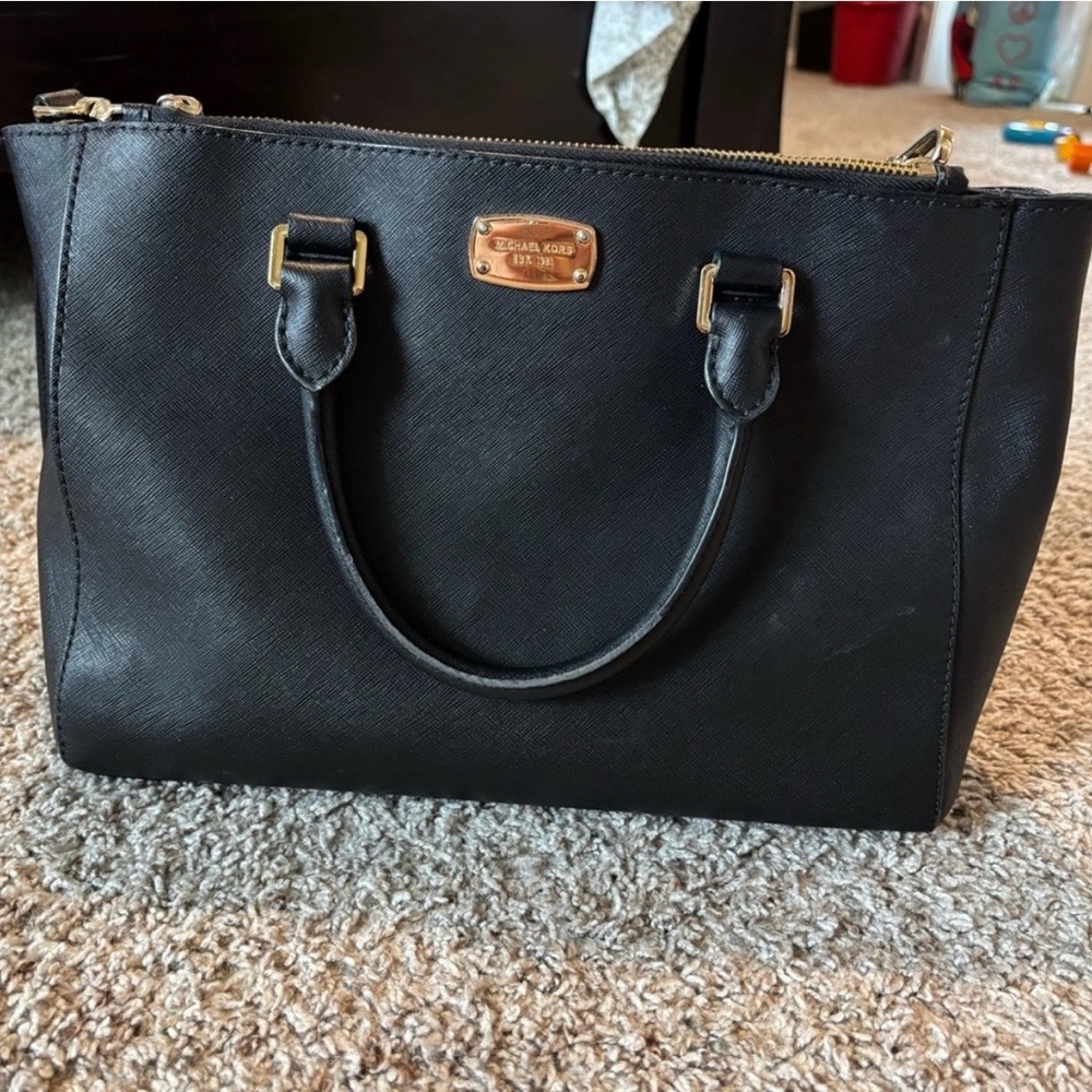 Michael Kors Black Satchel Purse Handbag with Gold Accents Tote
Medium Classic